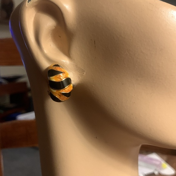 KJL KENNETH JAY LANE TIGER STRIPED ANIMAL PRINT ENAMEL CLIP ON EAREI GS - Picture 2 of 13